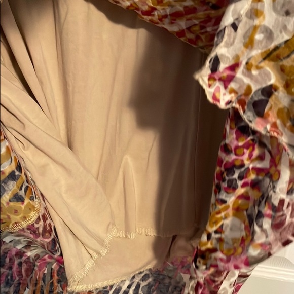 Linea Domani EUC Patterned T-Shirt with attached tank top underneath Size 16 - Picture 3 of 4